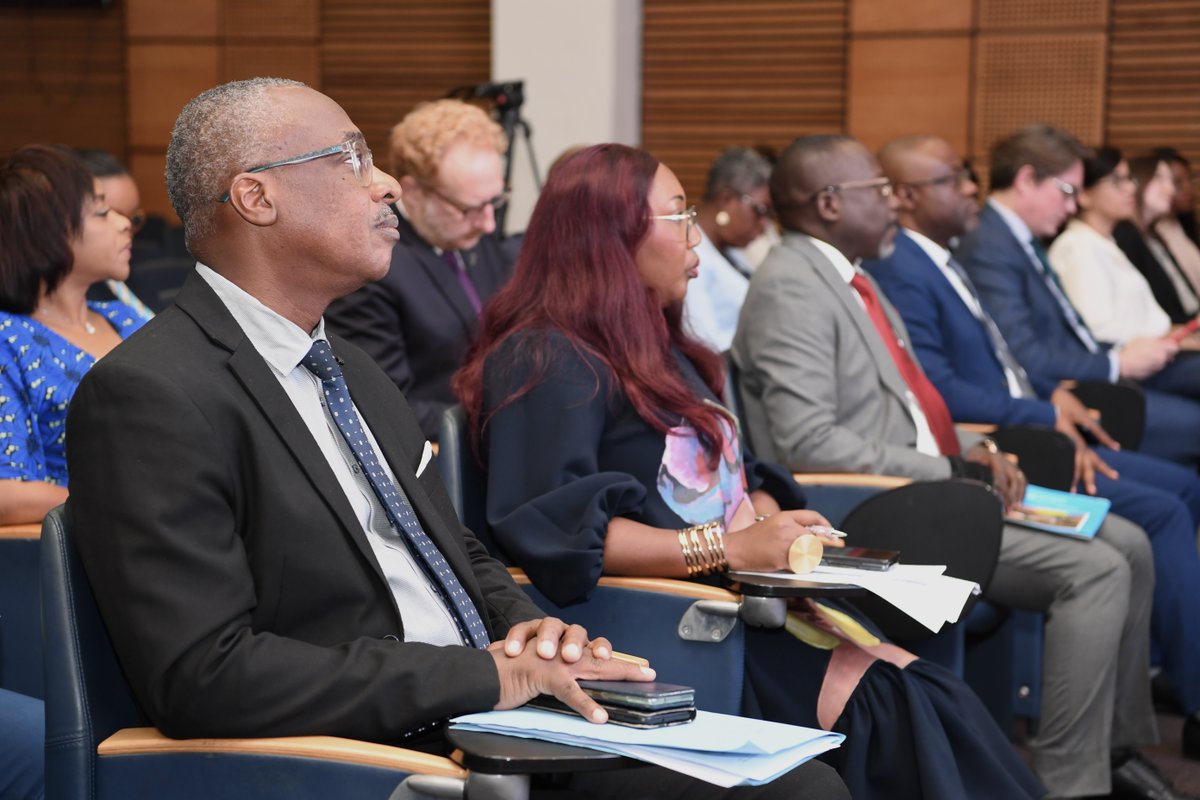In his capacity of Resident Coordinator ad interim of @ONU_CIV, @jeffbasse participated in the closing ceremony of the 'Foundations and Sustainability of Enterprises' programme, reinforcing #UNDS engagement with businesses to achieve the #SDGs. @globalcompact @UNICEF @UN_SDG