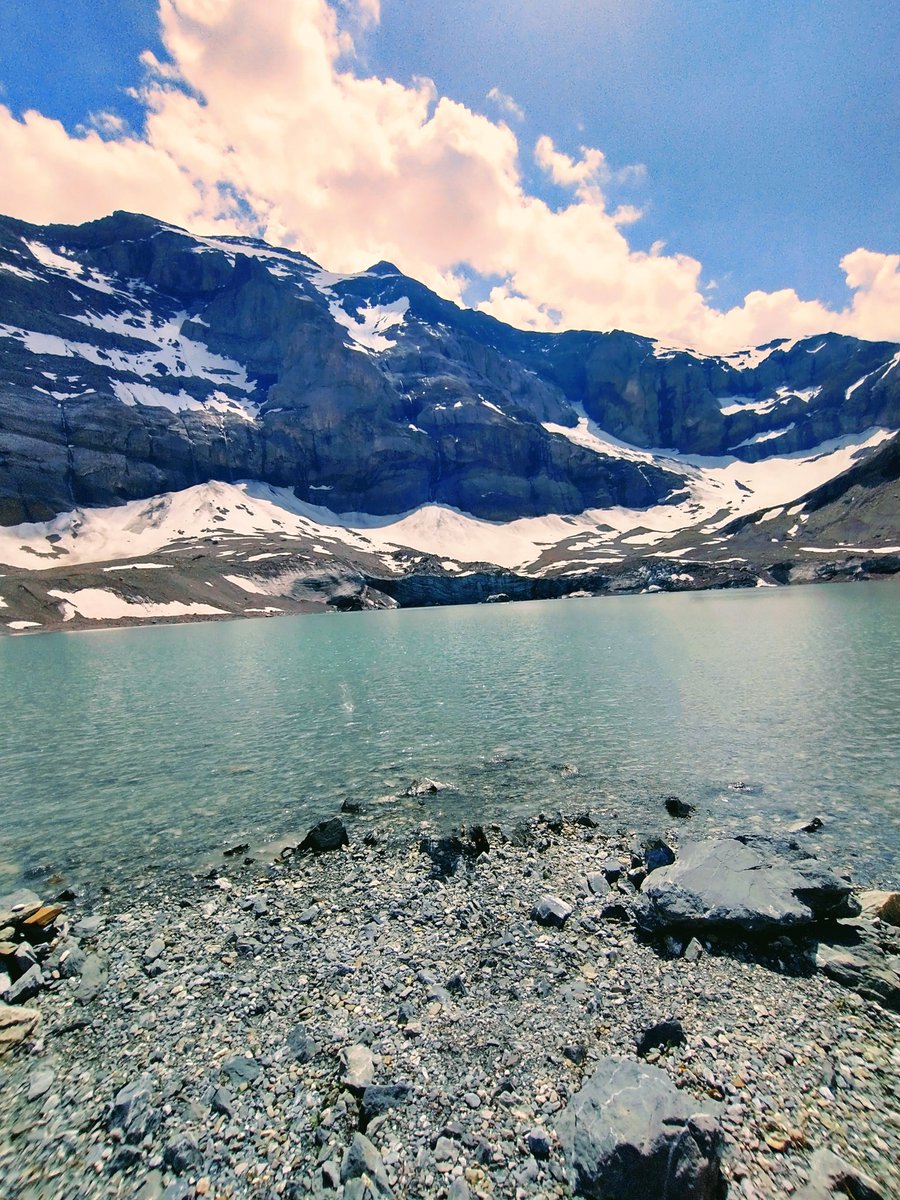 Just an hour walk from the parking lot at the top of the Klausenpass brings you a world away to a pristine glacier-fed lake. Easy access to solitude, peace, and tranquility!
#Switzerland 🇨🇭