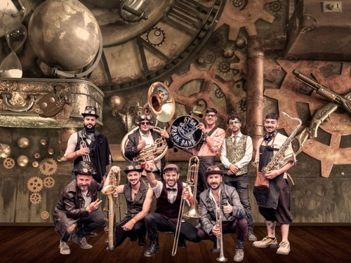 #DixieTGN | 🎺Vespres dixies. Steam Brass Band

➡️Amb un repertori modern i un estil que autodefineixen com steampunk, a cada concert greixen la maquinària i encenen les calderes

📌27/4 19h
📍Plaça del Fòrum
🎫Gratuït i accés lliure
ℹ️tarragona.cat/cultura/arts-e…
