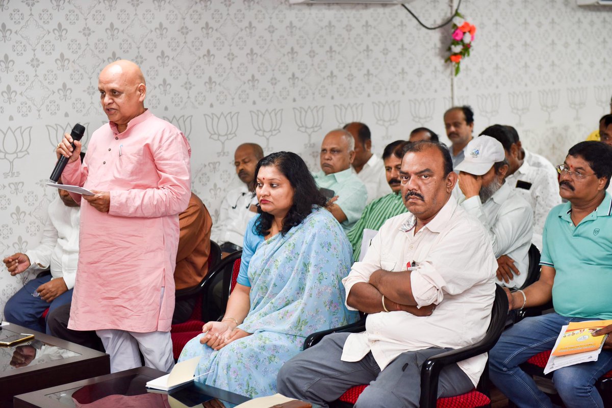 Chaired the @BJP4Odisha election management committee meeting in Bhubaneswar, Odisha today along with party leaders and functionaries. Witnessed a strong resolve to ensure - फिर एक बार मोदी सरकार.