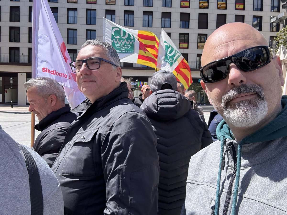 comunicacio_SIT's tweet photo. Sindicato independiente en Zaragoza por la jubilación a los 60 @ACTUB3 @TbCcoo @UGTBusTMB @TMB_Barcelona @Yolanda_Diaz_ https://t.co/5pIBP7ze85
