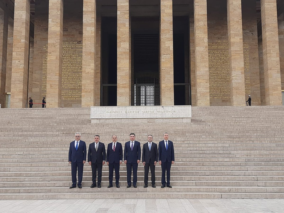 Kazakistan Cumhuriyeti Başbakanı sayın Oljas Bektenov ‘u Ankara Büyükşehir Belediye Başkanımız sayın @mansuryavas06 ‘a vekaleten karşılayarak birlikte Atamızın kabrini ziyaret ettik.