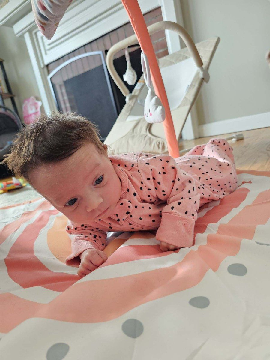 iitzKnight's tweet image. Typical me announcing something over a month late but I’ve leveled up from gamer to gamer dad everyone welcome Clara