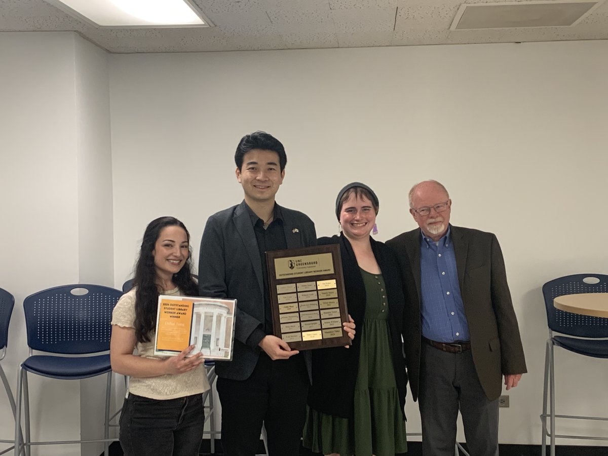 Congratulations to Dahai Tong, winner of this year's Outstanding Library Student Worker Award! @HSMLUNCG