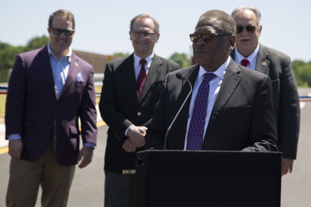 Mississippi Transportation Commission Chairman Willie Simmons joined officials to cut the ribbon on the Pearl-Richland Intermodal Connector bridge on Mon., April 22.

The new bridge provides a safer travel connection between Richland & Pearl. MORE: bit.ly/3UursZk
#MShwys