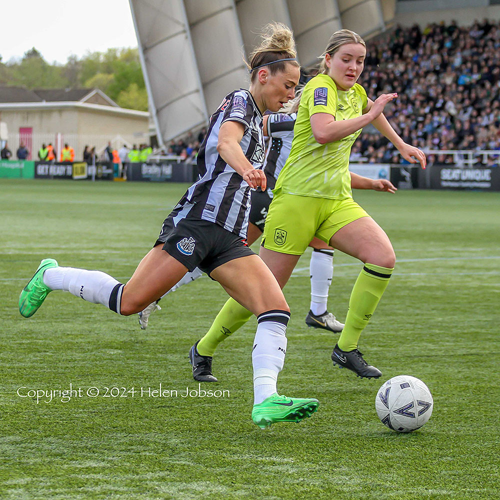 Some of the action @NUFCWomen 🆚 @HTAFCWomen

@bridgetgaloway @akstobbs @Tylerldodds @jasminemcquadex

@BeckyLangley4 @AndyCook87
#ToonLasses #LadyMags #LadyMagpies #HowayTheLasses #nufc #nufcwomen @nufc
@SheKicksMag @WOFLIB #WomensFootball #footballphotos #BarclaysWC