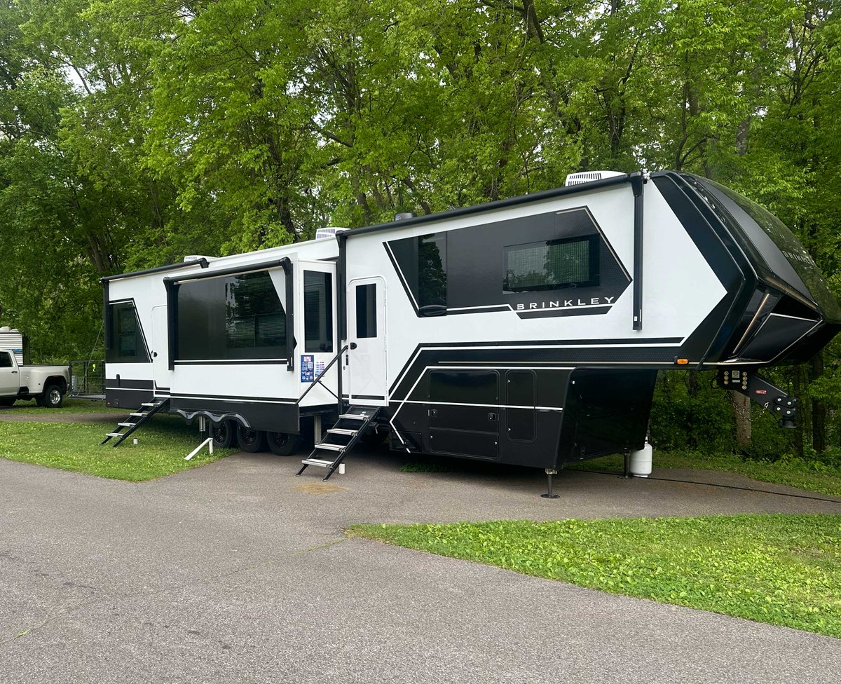 BrinkleyRv's tweet photo. We hit the road & camped at Adventure Fest in Kentucky. It was a great time for everyone! Thank you to those who stopped by to see us & thank you, Adventure Camper Sales, for not putting us in the dunk tank! ๐
#BrinkleyRV #ModelG #AdventureFestFun #AdventureCamperSales https://t.co/0g99u0S2mK