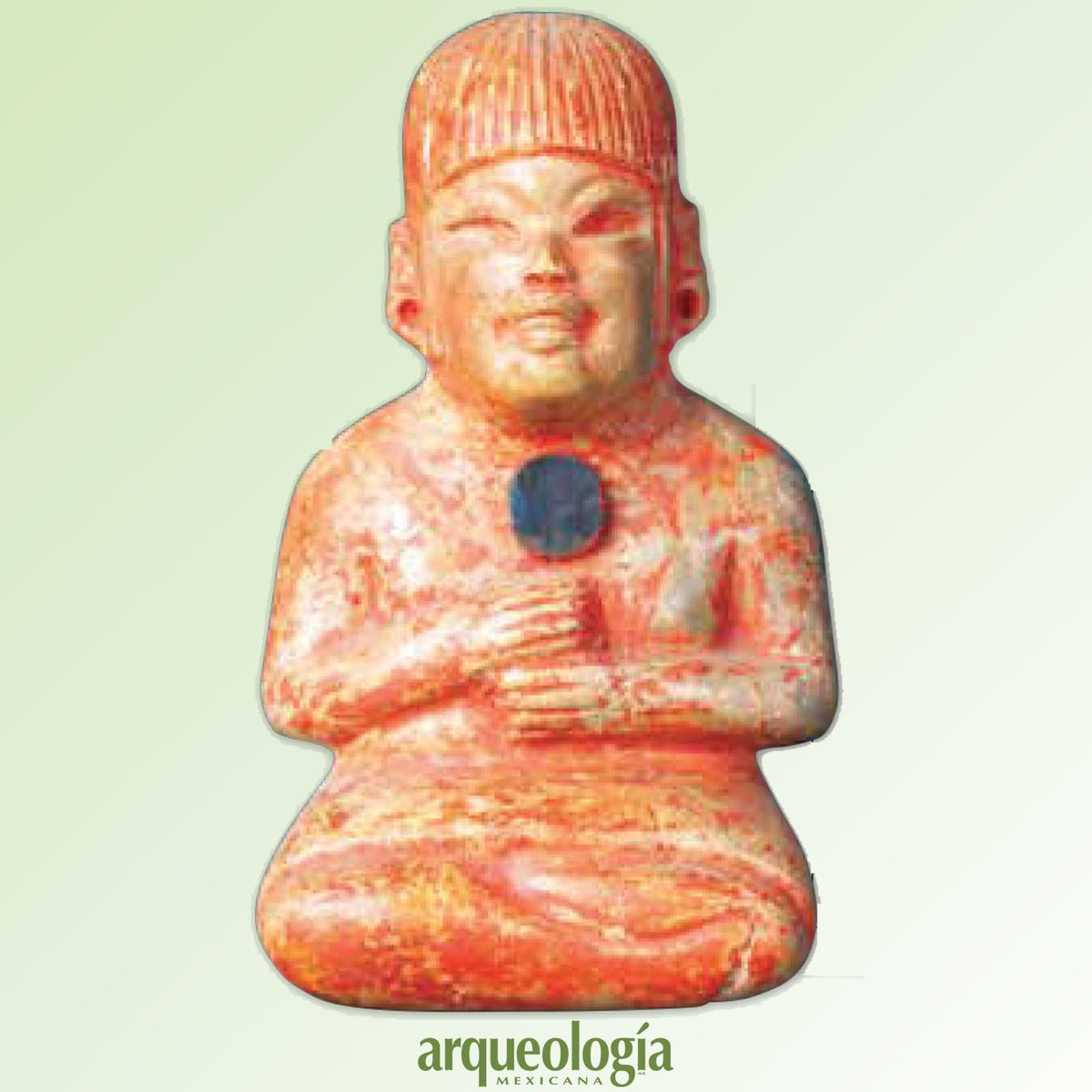 En el Complejo A de La Venta, Tabasco, se localizó esta figurilla de jadeíta de una mujer con un espejo de pirita sobre el pecho. Museo Nacional de Antropología.