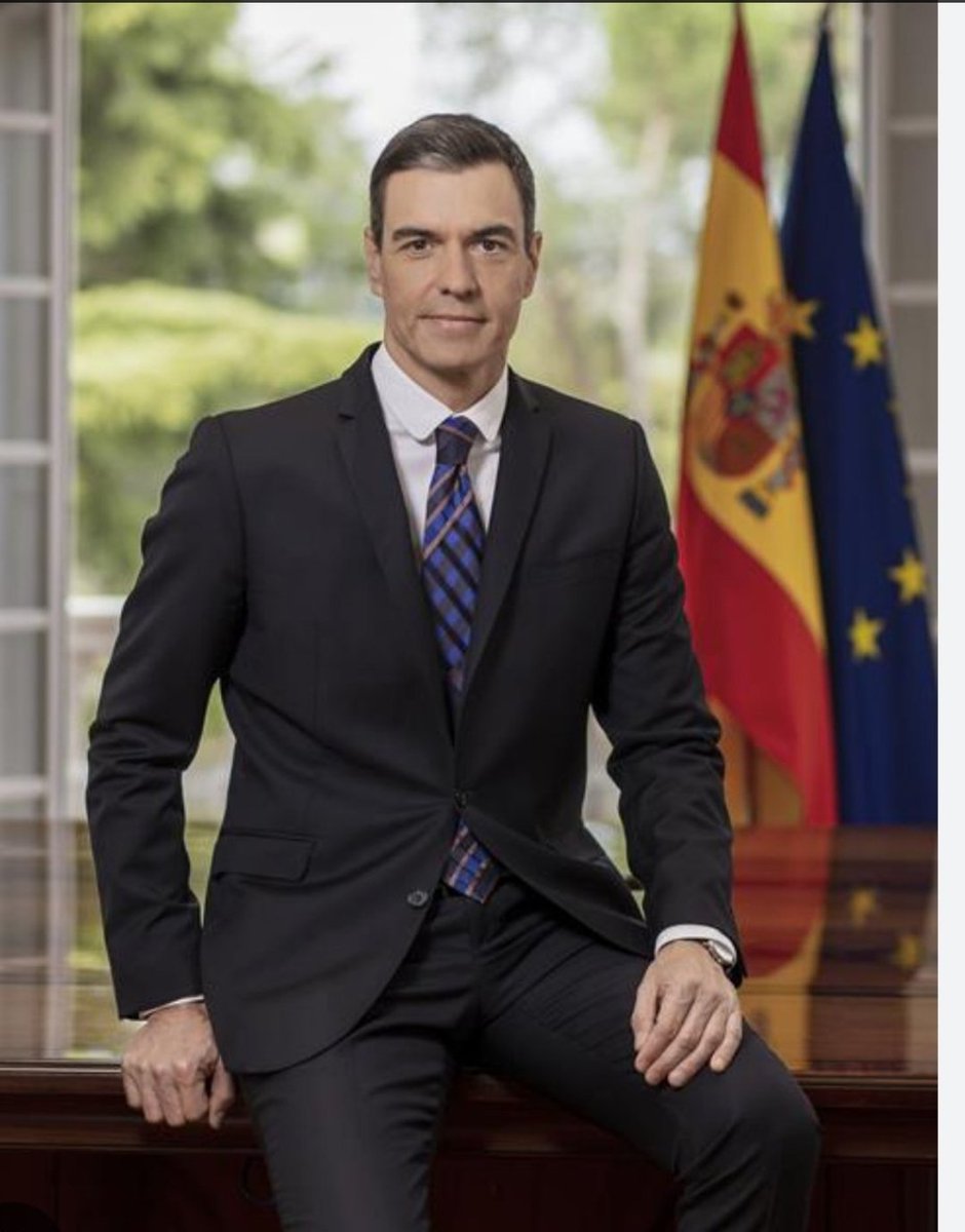felixrmbs's tweet photo. @sanchezcastejon PRESIDENTE. Tienes todo nuestro apoyo. #nopasaran #bastaya #Democracia https://t.co/YEUfWMi5Gh