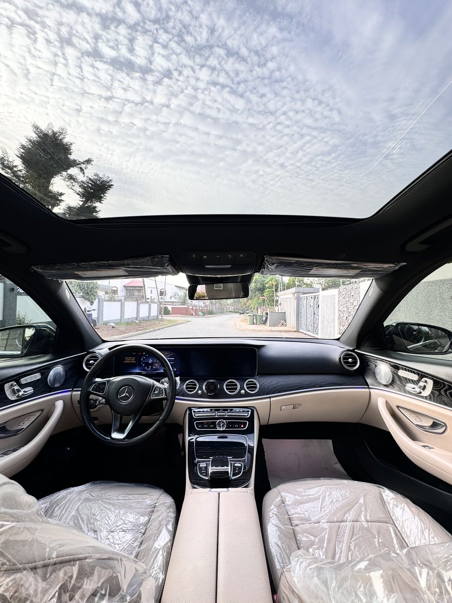 abujacarstand's tweet photo. PLEASE KINDLY REPOST IT COMES HIGHLY APPRECIATED 🙏🏽🙏🏽

07033230964 
NEW ARRIVAL
EXTREMELY CLEAN FOREIGN USED MERCEDES BENZ E400 2017 
WITH ORIGINAL CUSTOM DUTY 
LOCATION ABUJA
₦57,500,000. https://t.co/2qwtkykDic