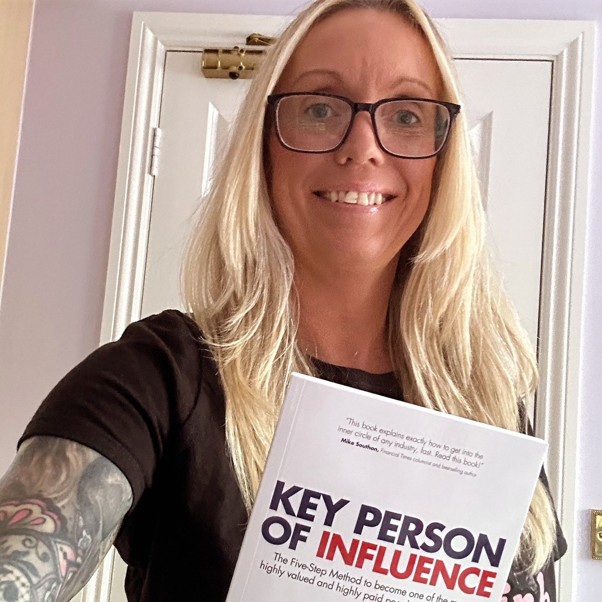 Thanks for the new book Ry @TheRGHGroup looking forward to reading it “Key Person of Influence” @DanielPriestley 💜🙌💜 

#keypersonofinfluence #danielpriestley #innercircle #newread