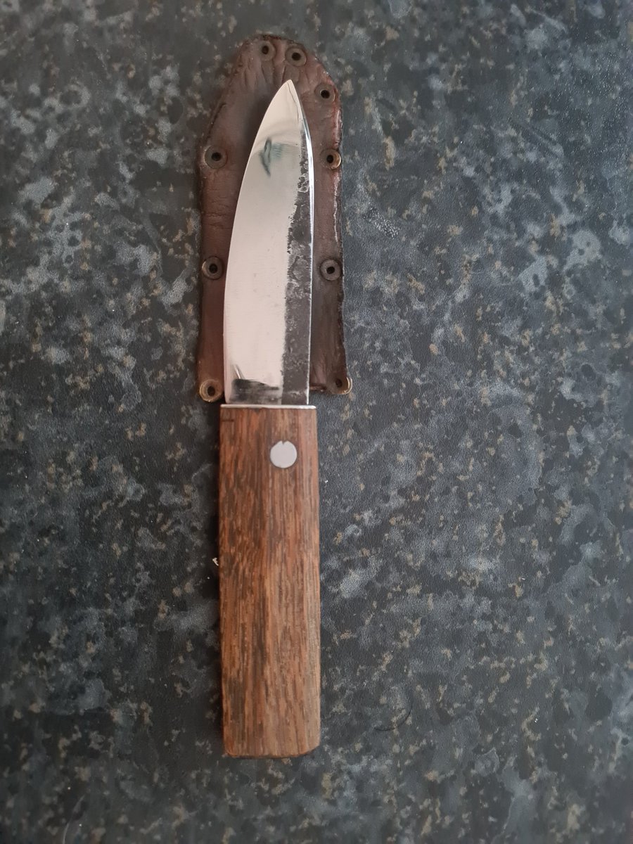 My dad passed in 2022. He collected many tools, many of which I have kept. Some of the tools were turned into this wonderful keepsake knife by Stefan Hetherington and his amazing blacksmithing skills. Thank you Stefan, this is getting pride of place in the living room.