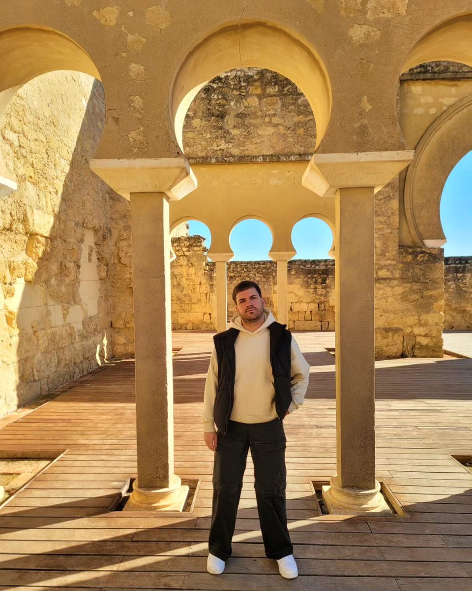 Jaimetsnchz's tweet photo. 🐉 https://t.co/hBenYJbs7Q