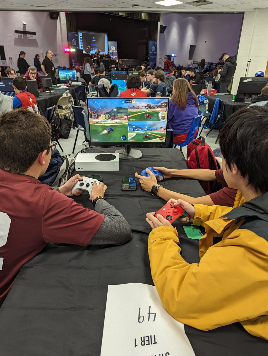 MrBDuguid's tweet photo. Well represented @HCAA2017 @hcdsbsteam Rocket League Tournament today. @St_Andrew145 took 3rd place overall 🥉 @NotreDameHCDSB . Way to go Avengers!! https://t.co/nNm1RGYwD8
