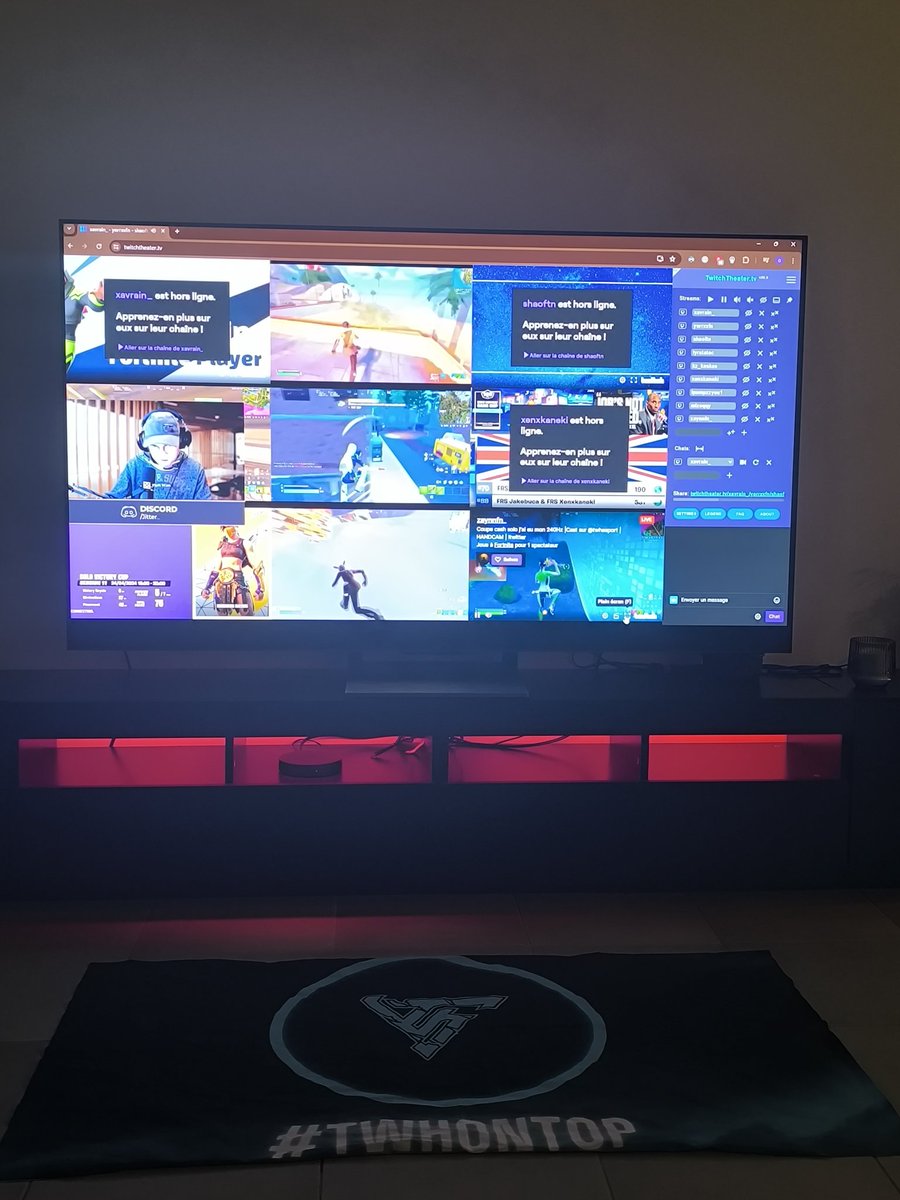 JijitterD's tweet photo. Devant le cast de @EsportTWH 
#twhontop https://t.co/Hb1mWqTGDI