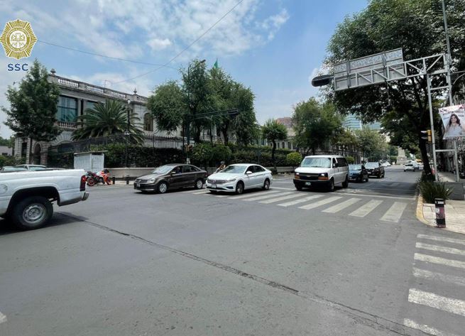 12:30 Luego de manifestantes se restablece la circulación en Bucareli y General Prim.