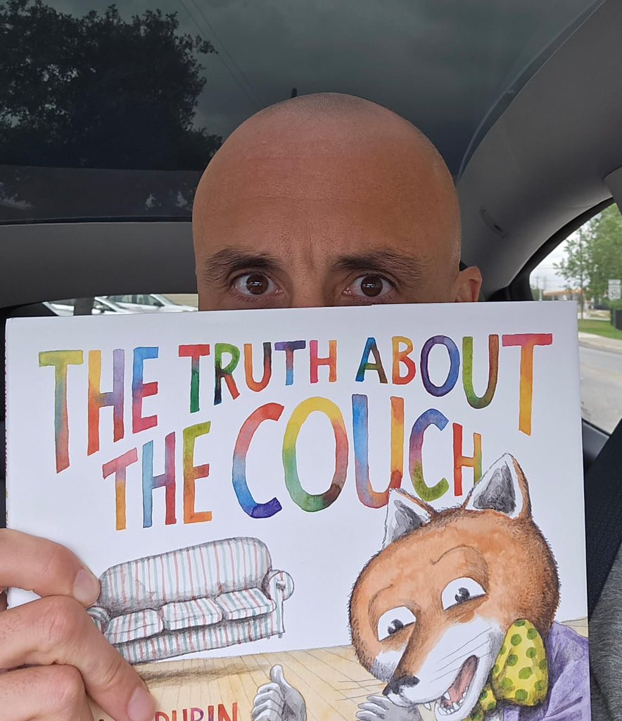 porliniers's tweet photo. The one and only @manuginobili already knows #TheTruthAboutTheCouch - El gran Manu ya sabe #LaVerdadSobreElSofá !!!!! 🏀🛋️🏀 (@rubingo @penguinkids ) https://t.co/I8qc9QUinW