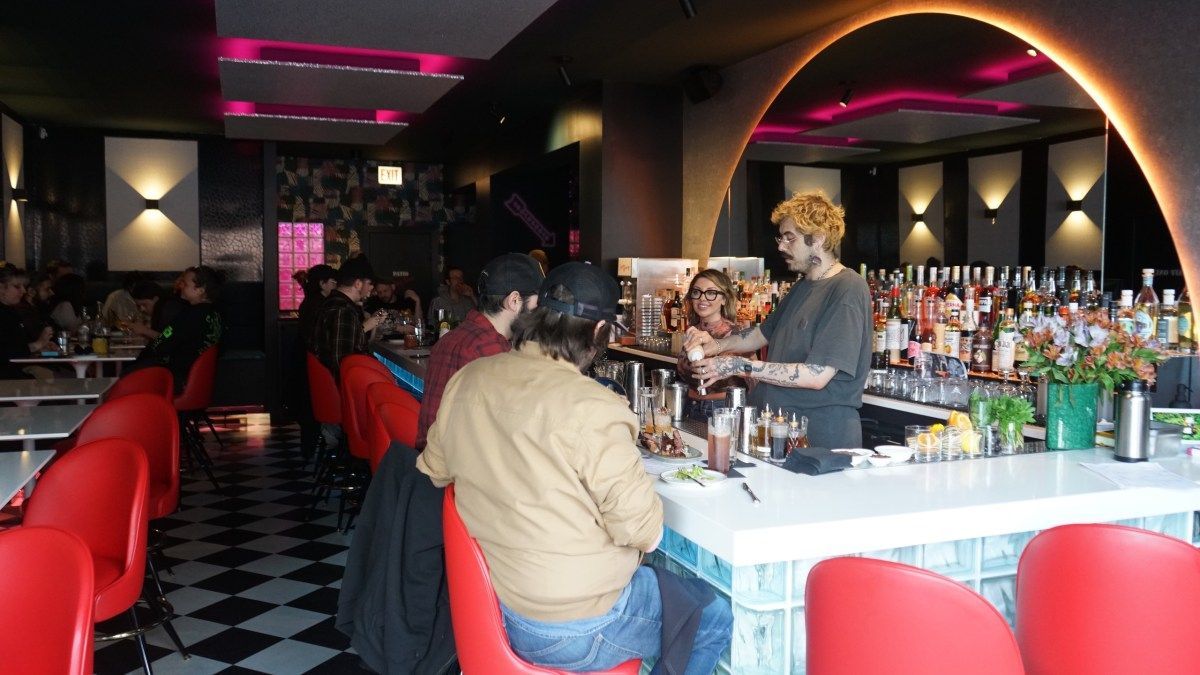 ’80s bar Common Decency opens Friday in the former Lost Lake spot. buff.ly/4b4D7Dm