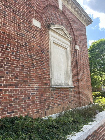 How well do you know #UNC's campus? 🐏 Can you guess where this photo was taken? Let us know down below ⬇️ Option 1 - Murray Hall Option 2 - Gardner Hall Option 2 - Carroll Hall Option 4 - Ackland Art Museum