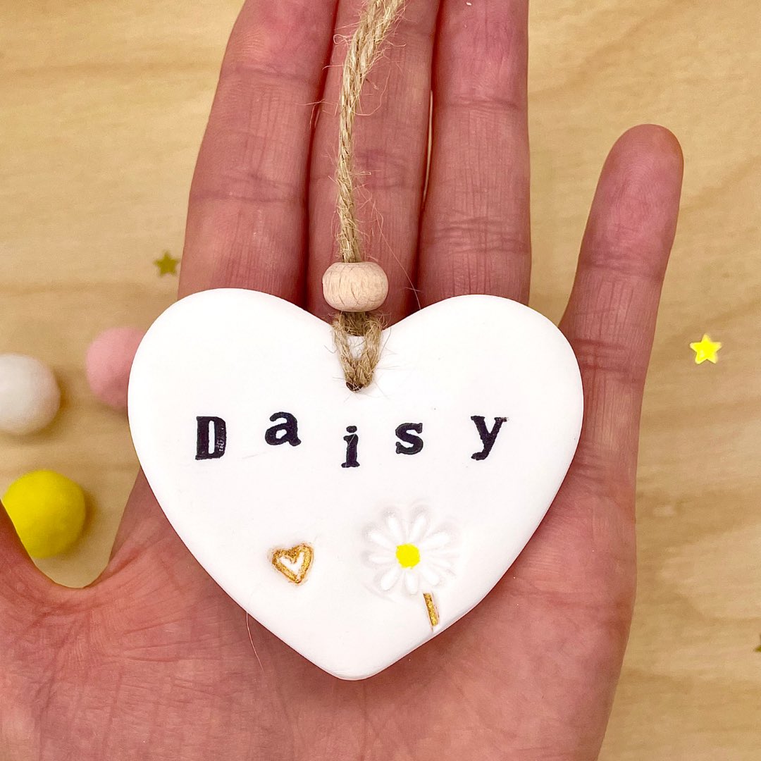 Personalised hanging daisy heart keepsake 🌼🌼🌼💖

#WomanInBizHour #daisy #shopindie #giftideas #etsygifts #etsyfinds #handmadegift #giftsforher #GiftShop #shopsmalluk 

etsy.com/shop/janebprin…