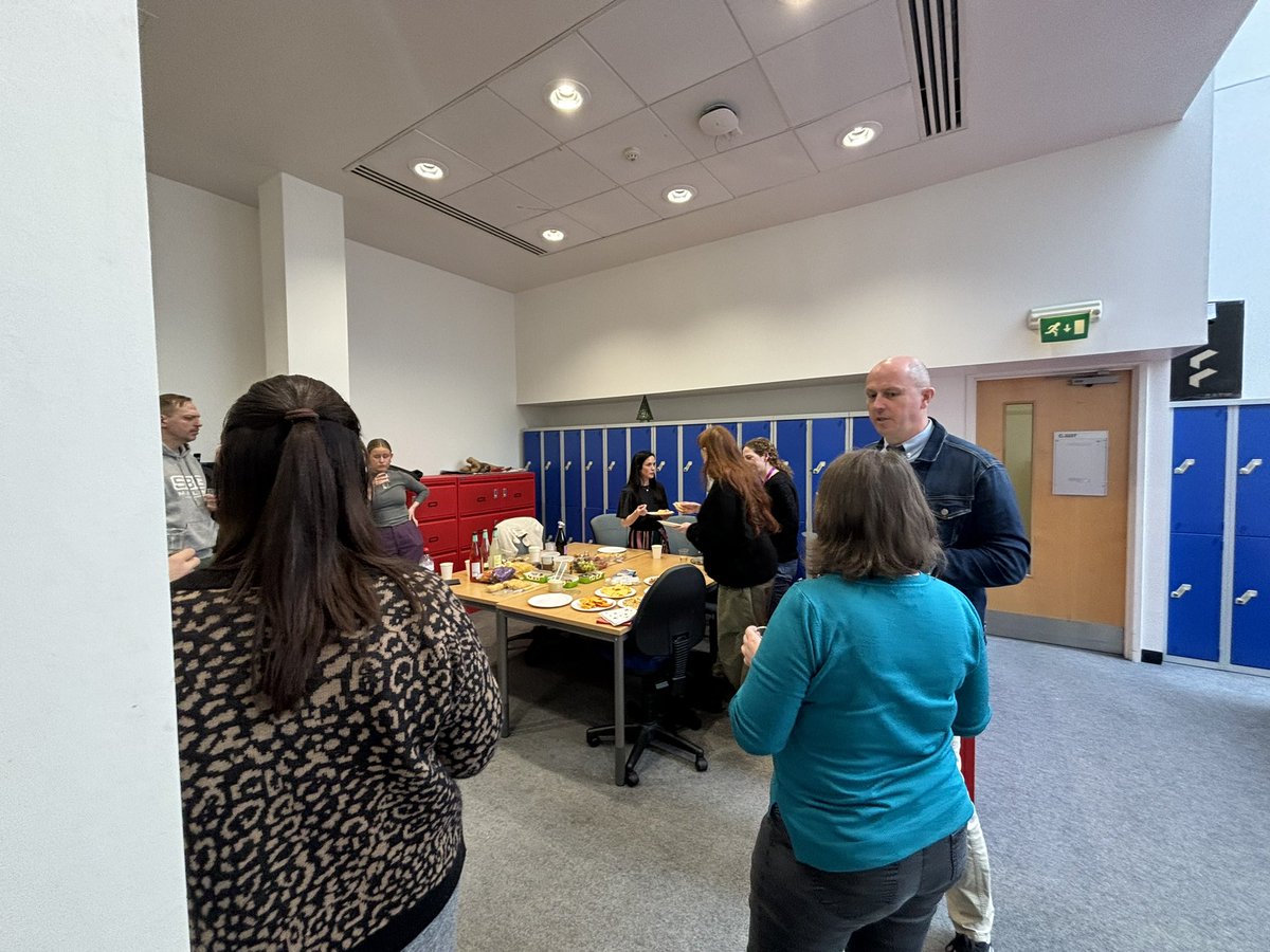 Rachel Lennon (@rlwczyk) on Twitter photo Woo hoo!! Congratulations to Becky Preston on a successful PhD defence today 🥳- Circadian dynamics & matrix protein turnover in the kidney glomerulus- with Qing Jun Meng’s lab 🤩 & funded by <a href="/Kidney_Research/">Kidney Research UK</a> 🙏
🙏awesome examiners Julie Gibbs & Matt Bailey <a href="/edinburgh_renal/">Matt Bailey</a> Woo hoo!! Congratulations to Becky Preston on a successful PhD defence today 🥳- Circadian dynamics & matrix protein turnover in the kidney glomerulus- with Qing Jun Meng’s lab 🤩 & funded by <a href="/Kidney_Research/">Kidney Research UK</a> 🙏
🙏awesome examiners Julie Gibbs & Matt Bailey <a href="/edinburgh_renal/">Matt Bailey</a>