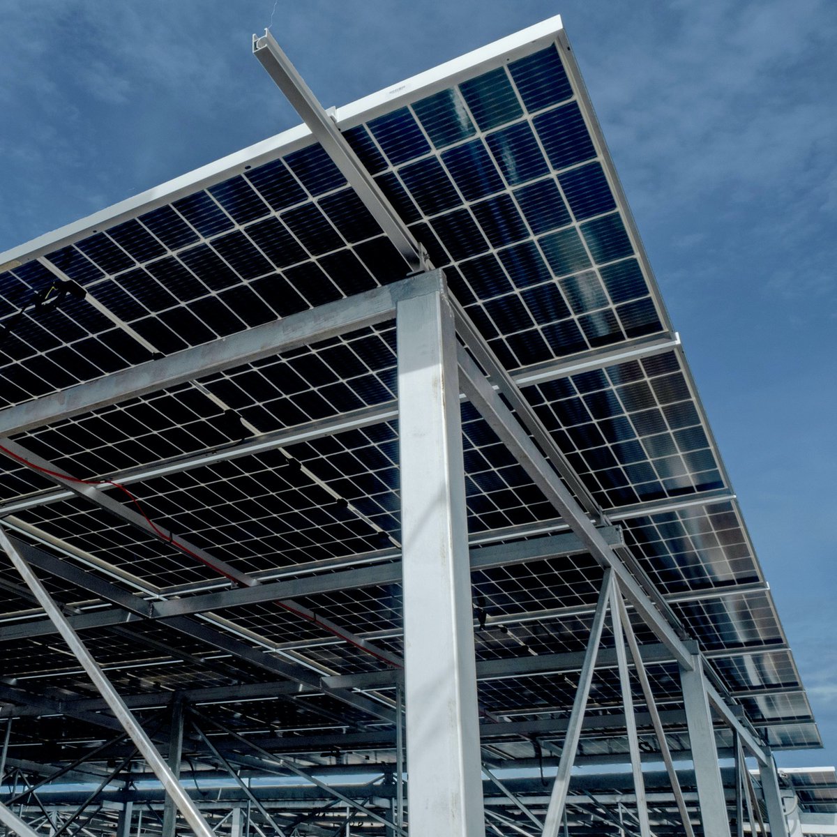 GalvanHotDip's tweet photo. How sustainable is your #solar farm? If you’re using bare steel, it’s not. The most specified type of #steel in solar power generation is #HotDipGalvanized (HDG) steel. Maintenance-free longevity is a major advantage. Sustainability is another!

More ➡️ https://t.co/YEeSZGtezs https://t.co/dE7D481dcz
