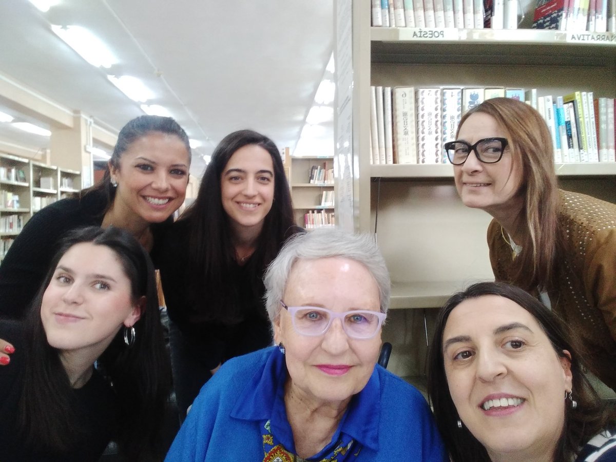 Interessante chiacchierata  questo pomeriggio nella biblioteca della scuola sul libro "Io non ho paura" di Niccolò Ammaniti