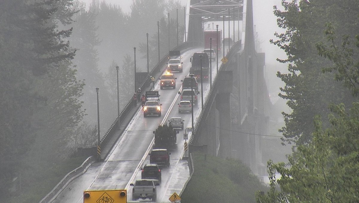 🚧#AgassizRosedaleBrige Watch for crews inspecting the bridge today until 4pm. 👷 Single-lane alternating traffic is in effect. #Agassiz #Rosedale #BCHwy9 #BCHwy1 #FraserValley #Chilliwack #HopeBC

ℹ️ drivebc.ca/mobile/pub/eve…