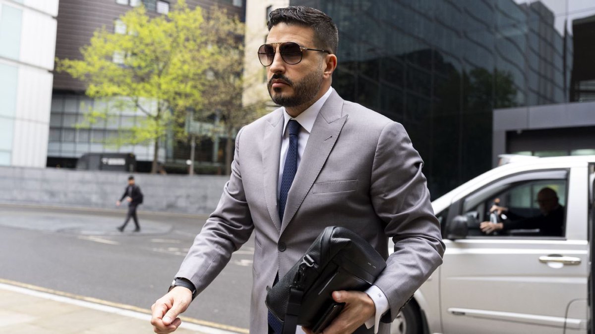 ASRoma_MP's tweet photo. Agent denies threatening Abramovich ally over fee: A soccer agent on Wednesday denied threatening a senior director at the English Premier League club Chelsea in an email, telling a London court that trying to intimidate an ally of former owner Roman… https://t.co/zn6HZOLLXe https://t.co/G7ZvKlUPib