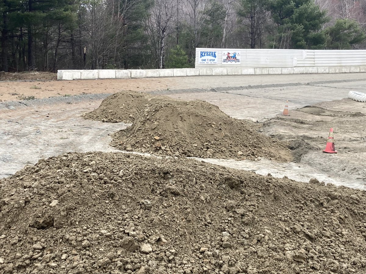 Should we spread it out for racing or get Cameron McAdoo ? Lots of new clay getting laid down. Thanks to everyone who supports us
@hplubricants 
@Drink_Victory 
@oreillyauto 
@Pitco_Frialator 
@Jakesmarket 
@ReadyEquipment 
@BuzzBicycles 
@HyperRacing44
@NewfoundIns 
@WSCY