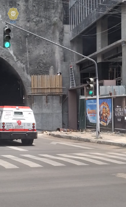 Personal técnico de #TránsitoCDMX reparó semáforos de Roberto Medellín y lateral de Prol. Paseo de la Reforma, col. Santa Fe, Zedec Santa Fe, @AlcaldiaAO. En atención @RDCSS751031.