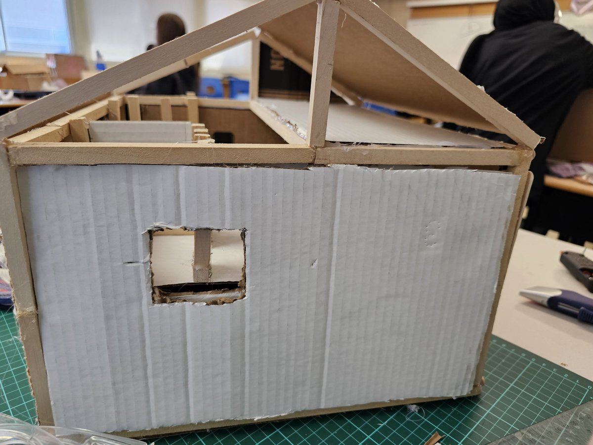 CuriousityRealm's tweet photo. Mini home building project for the win. Teaching Math, Science, Language, SEL, collaboration in one project. Student engagement too the max!! https://t.co/r7egPIE7o3