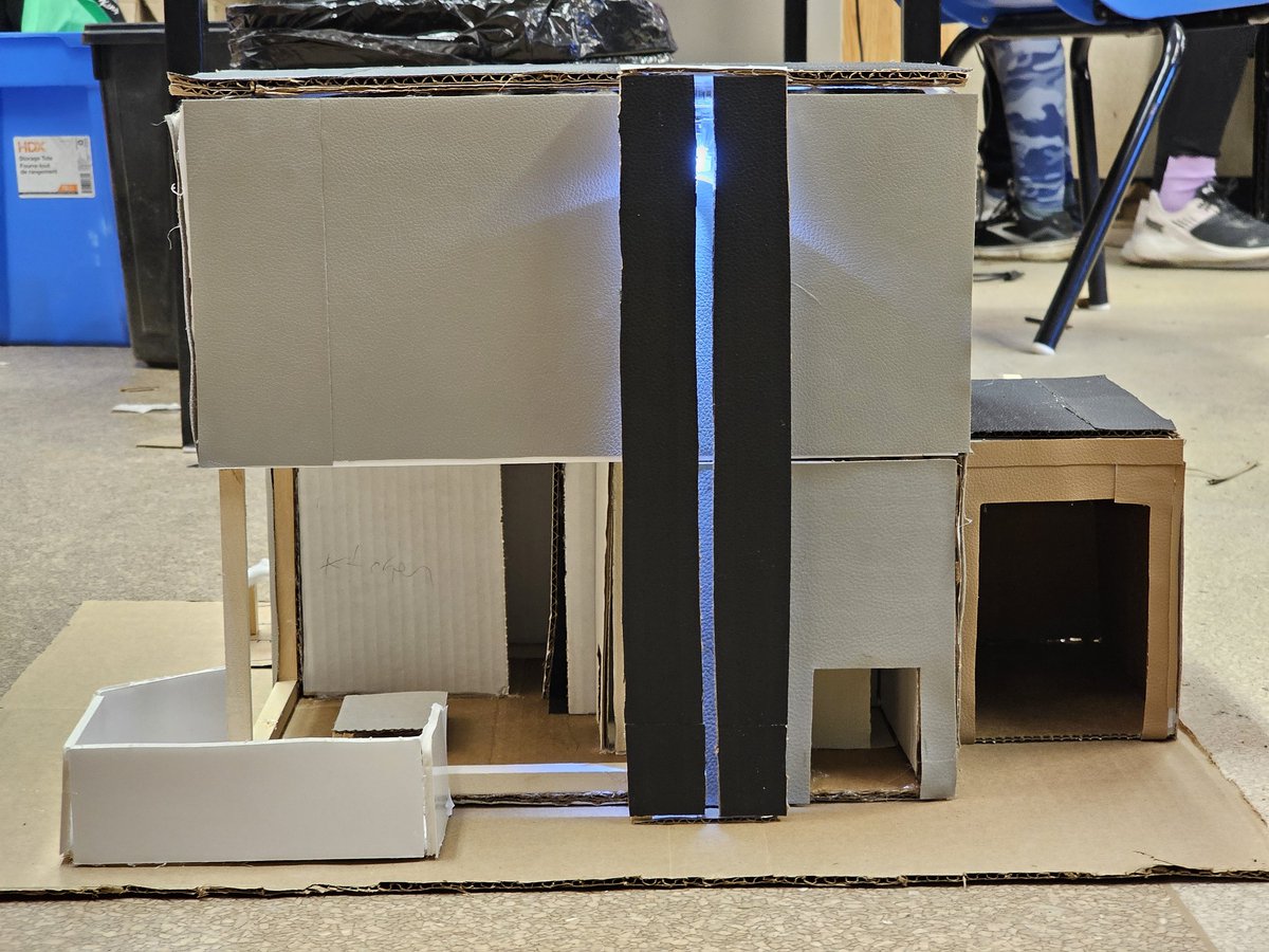 CuriousityRealm's tweet photo. Mini home building project for the win. Teaching Math, Science, Language, SEL, collaboration in one project. Student engagement too the max!! https://t.co/r7egPIE7o3