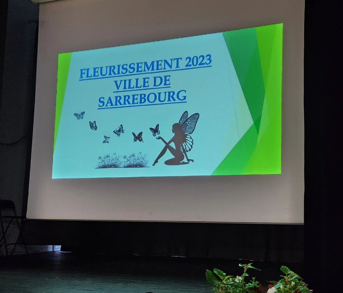 🌻🌺🪴🏵Cérémonie de remise des prix du 'Concours des maisons fleuries 2023' de la Ville de #Sarrebourg !⚘️🌷🌼🪷 Bravo à tous ceux, particuliers, commerçants et services, qui contribuent à embellir notre ville et à y mettre de la couleur.