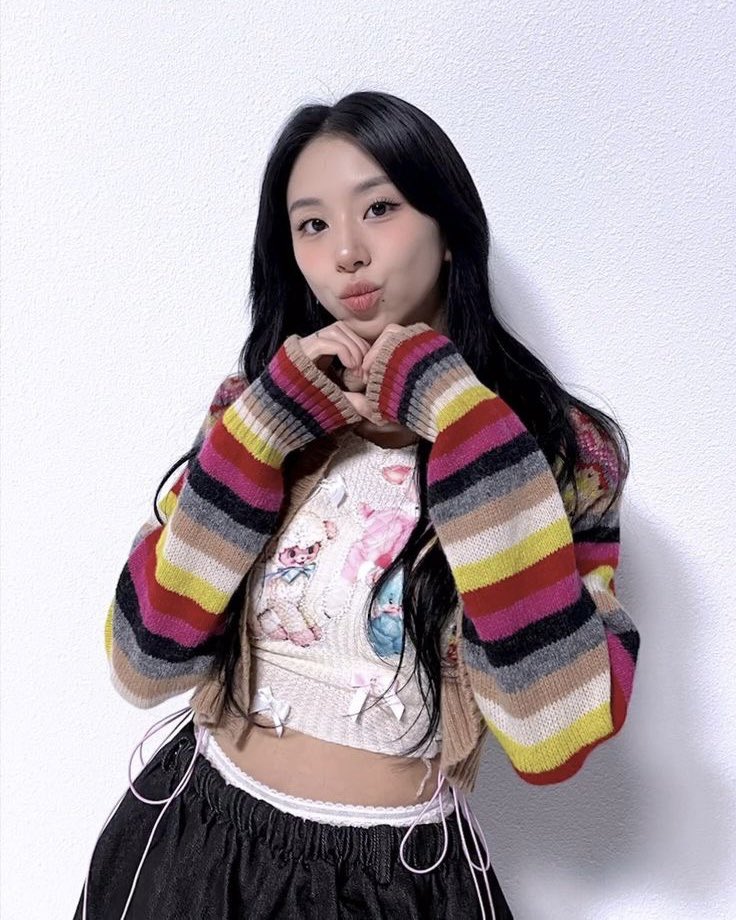 chaeyoung daily tweet media