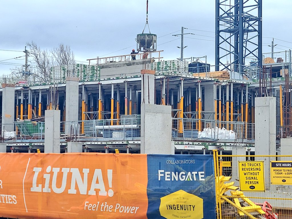 JohnPaulDanko's tweet photo. Great progress towards 261 new residential housing units on this former @cityofhamilton property and large underutilized parking lot in #Ward8Hamilton
New #HamOnt housing options & neighbourhood vibrancy with C5 zoning for new street level commercial stores & restaurants! https://t.co/HlPXjHRckL