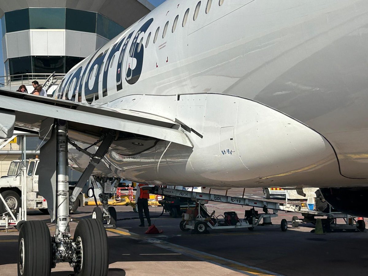 El vuelo✈️directo @flyvolaris🇲🇽entre @GuadalajaraGob y @flypdx representa un puente que une ambas Ciudades Hermanas,promoviendo turismo y economía. @ConsulMexPot trabaja,en el marco del #ComitéInternacionalDeAviación d @PortOfPortland p/retomar vuelo directo @PortlandGov @GobCDMX