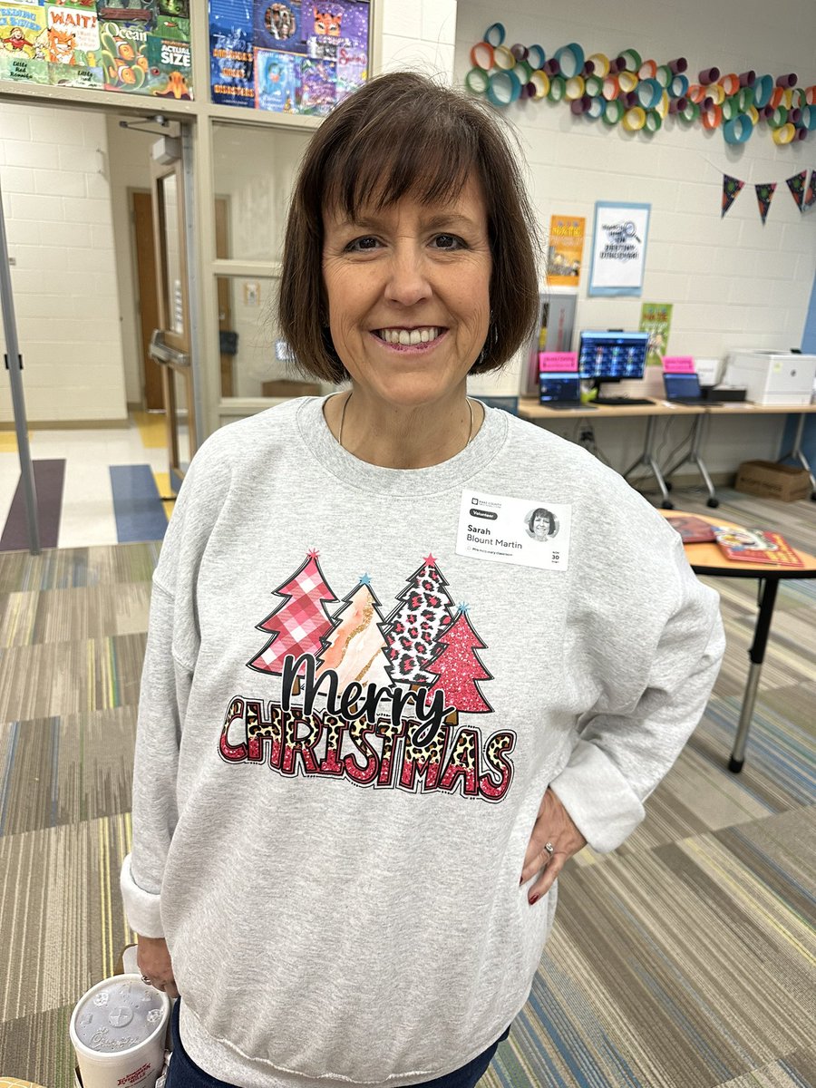 Hugest thanks to my awesome mom who has come in throughout this year to support my classroom. Her help does not go unnoticed! ❤️ #ThankYouWCPSSVolunteers <a href="/sbmmom/">Sarah Martin</a> <a href="/WhiteOakElem/">White Oak Elementary</a>