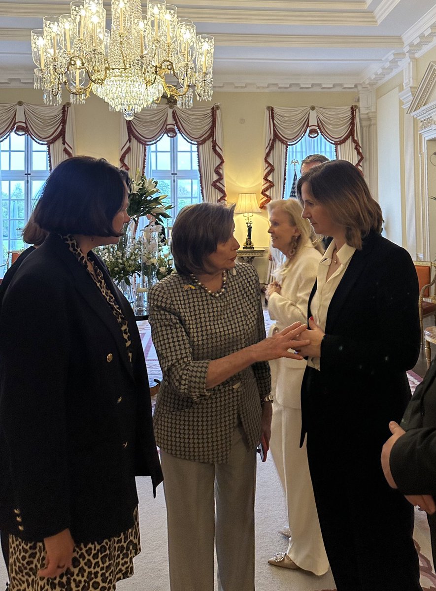 AnnaMcMorrin's tweet photo. A pleasure to meet @SpeakerPelosi at the reception this evening at Winfield House to discuss US / UK relations and the importance of working together as we witness great change and challenges globally 🇺🇸 🤝🇬🇧 https://t.co/ibPenIZJ5a