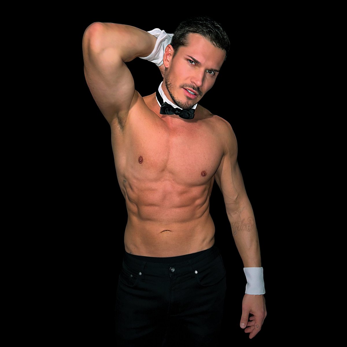 @officialdwts @Gleb_Savchenko will trade his ballroom dance shoes for the iconic bowtie and cuffs as @Chippendales from April 25-May 12, at the Rio Hotel & Casino Las Vegas. Tickets are on sale now at Ticketmaster.com. 

whatsup.vegas/2024/04/chippe…