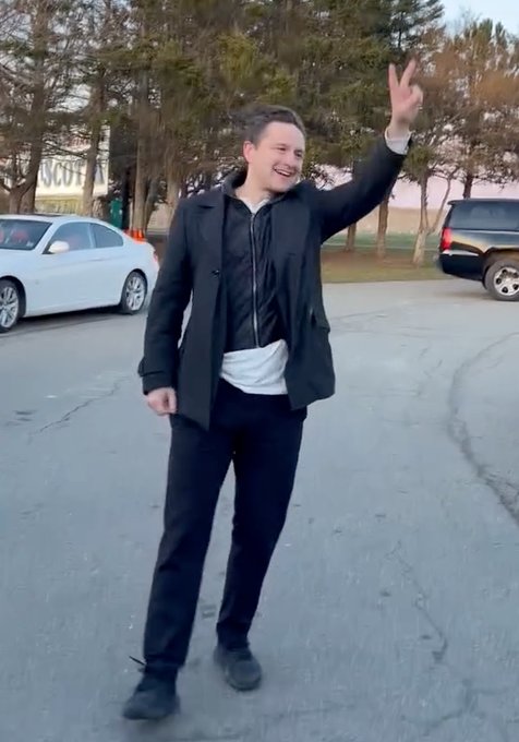 sock82's tweet photo. New episode of #PoilievreDitchBillies , Season 1 , is out.
Poilievre gets the grand #TrailerTour, tips on Sleeping in a car trunk, and hears about the exciting new developments in #Chemtrails technology. https://t.co/RqGcddIJfV