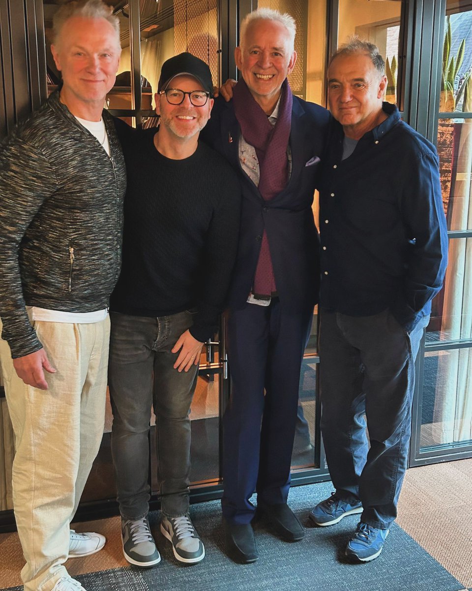 gimmesugarprods's tweet photo. A good day with these fine fellas! https://t.co/gzdbMV1vgy
