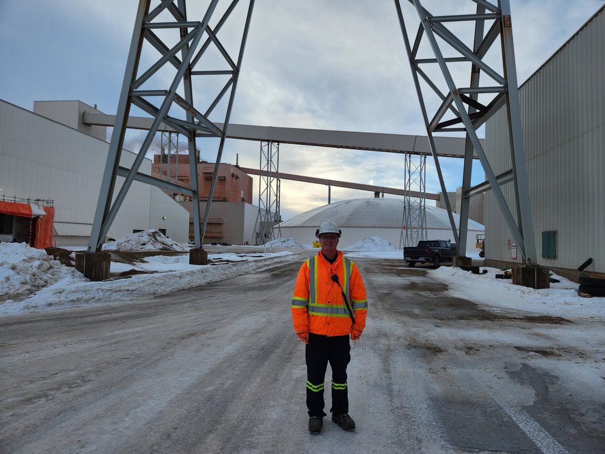 With a career spanning over three decades, James Carroll, a Sask Polytech alum, has transitioned from working on agriculture equipment to being a safety coach for Nutrien, helping safely mine potash for Saskatchewan’s farmers. saskpolytech.ca/news/posts/202…