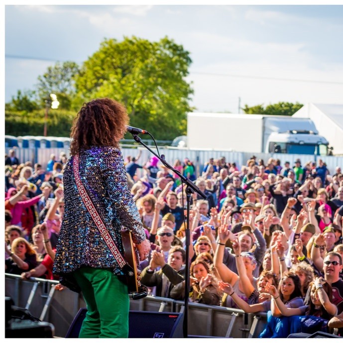 Glastonbudget tweet media