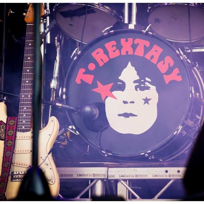 Glastonbudget tweet media