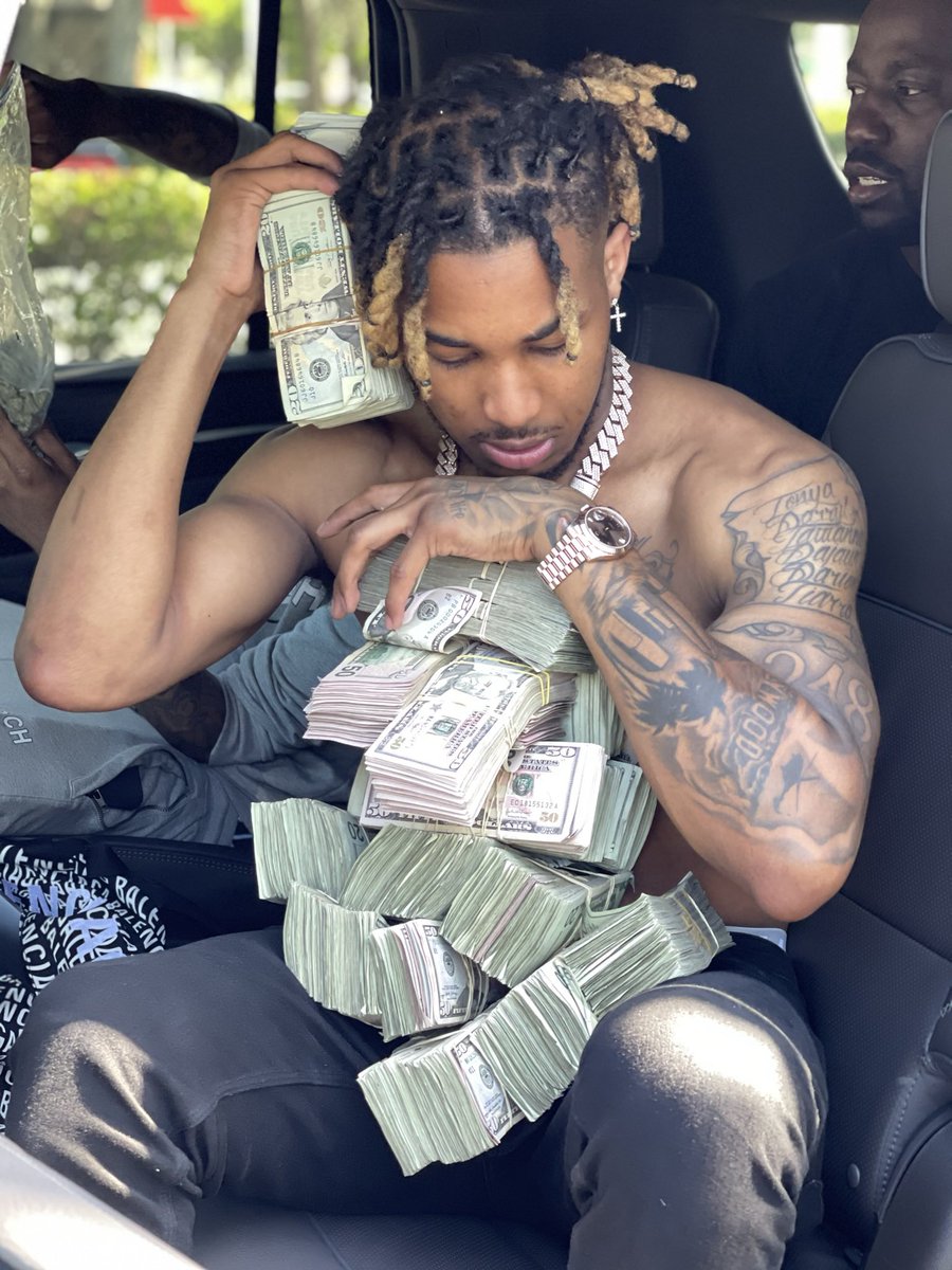PontiacMadeDDG's tweet photo. if you want to get rich on the internet just look between X and P on your keyboard… u welcome https://t.co/43uJUxJ7ww
