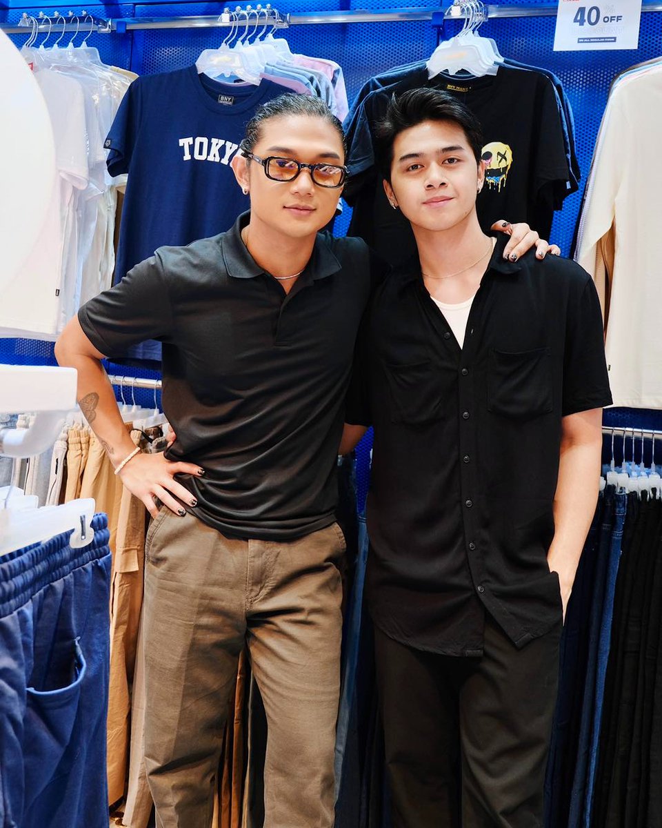 mattcruzgallery's tweet photo. @bdbph_aem @iammattcruz @bnyjeansph 🗓️ 04.24.24 | @bnyjeansph's IG post with @iammattcruz 

"The opening of BNY at Robinsons Novaliches was absolutely 🔥Thanks for stopping by, Fam! 
#BNYRenewYourStyle #BNY #RobinsonsNovaliches"
🔗 https://t.co/zutMsPDOxc

#MattCruz #BDBArtist #BNYJeansPH https://t.co/jAzC4k05M6