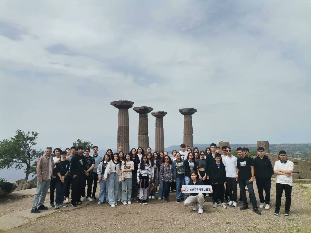 MFL_Resmi's tweet photo. Okulumuz 9. sınıf öğrencilerine yönelik Çanakkale Tarihi Yarımada ve Behramkale Gezisi düzenledik. Gezinin düzenlenmesinde emeği geçen öğretmenlerimize teşekkür ederiz. (22-23/04/2024)
🇹🇷🇹🇷🇹🇷🇹🇷🚀🚀🚀🚀🌍🌍🌍🌍
#ManisaFenLisesi https://t.co/umuaEFPJHq
