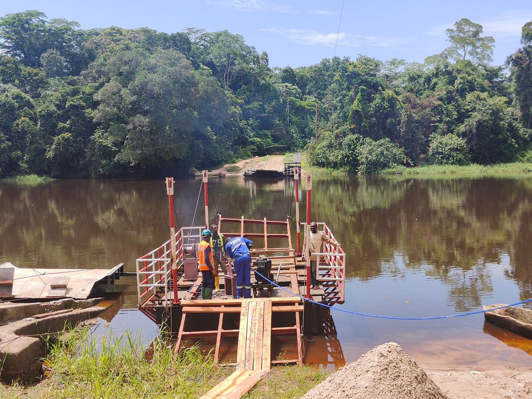 MintpGov's tweet photo. Construction of the bridge over River #Nyong at #Malombo: The company initiates the building of their living quarter, while working on their final design and the environmental management plan.
@MintpGov
#Cameroun 🇨🇲 https://t.co/gBhnQCxiJG