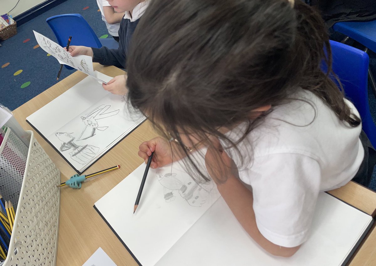 A lovely relaxing afternoon trying out some sketching techniques! 🐠 🐟 ✍️ @BarntonMissR